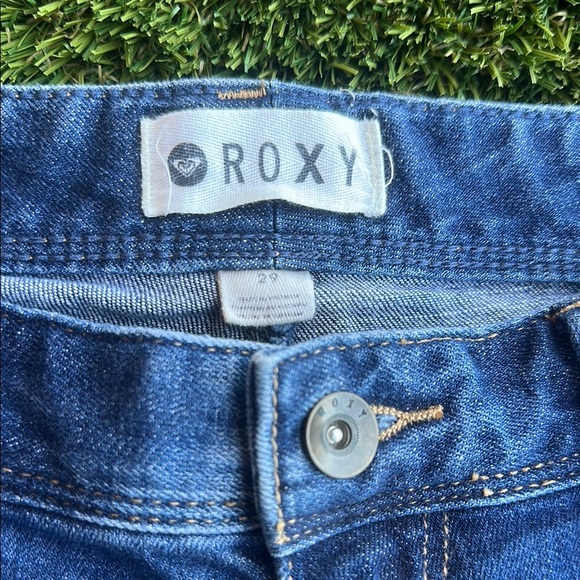 Roxy Boho Aztec Blue Denim Shorts with Pink Embroidery Size 29 - Picture 3 of 7